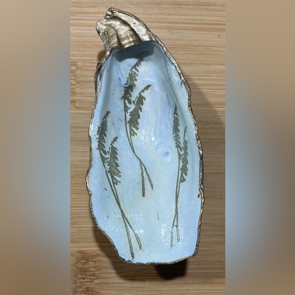 Trinket/Jewelry Dishes Oyster Shells Set of 3 White W/Gold Sweetgrass Handmade - Picture 4 of 6